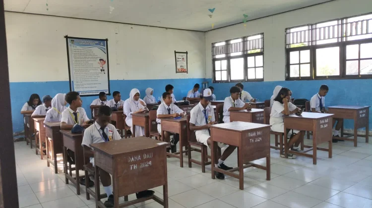 150 Siswa SMP Negeri Waren Waropen Ikuti Ujian Asesmen