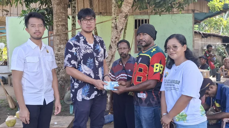 Edward Banua dan Rian Hendrik Hadiri Makan Sumbang, Serahkan Bantuan