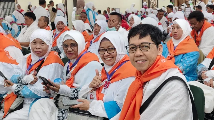 Kloter 27 UPG Jamaah Haji Papua Mulai Diberangkatkan dari Embarkasi Makassar