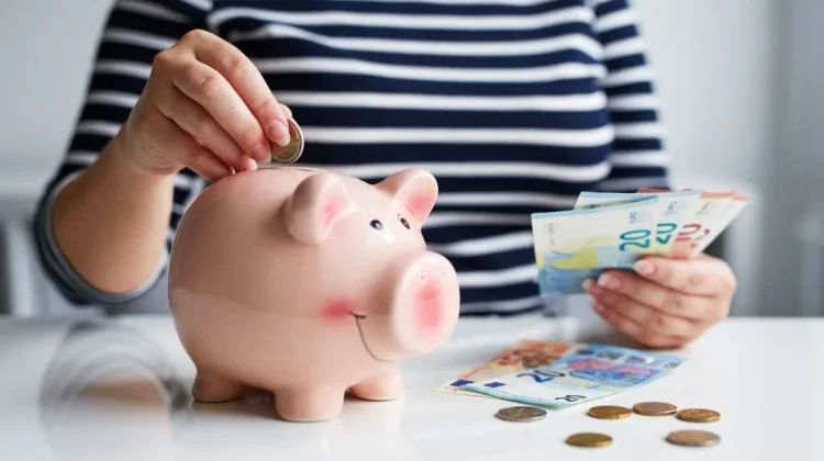 Tips Tetap Bisa Nabung di tengah Ekonomi  yang Serba Sulit