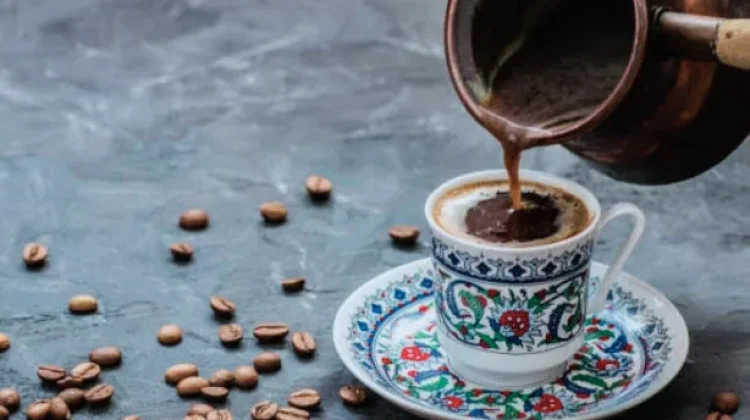 Usia 40+ Minum Kopi sebelum Lari, Membantu atau Bikin Habis?