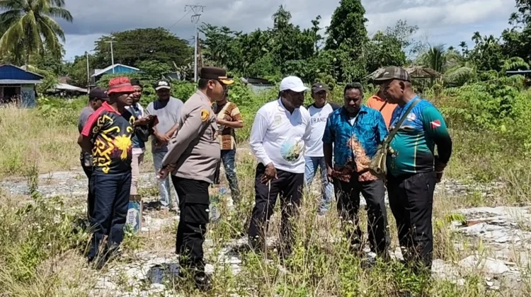 Masyarakat Adat Sepakat Serahkan Hak Ulayat Pasar Ureifaisei Waropen
