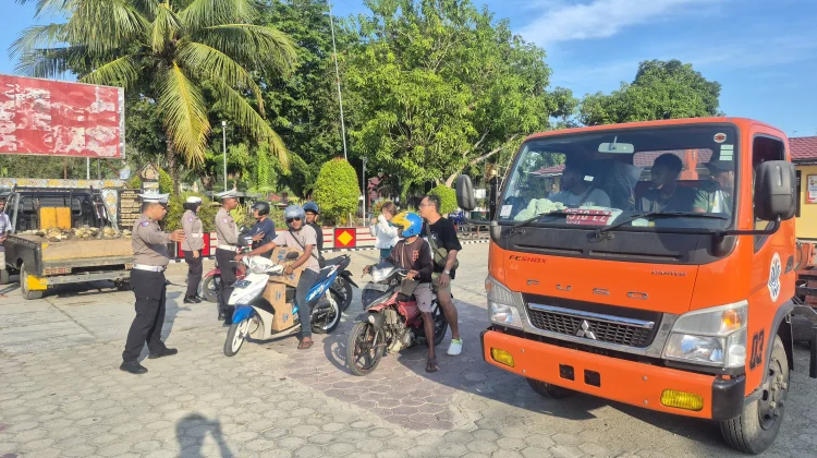 KRYD Polres Yapen Jaring 53 Kendaraan, 29 Pelanggar Disidang di Tempat
