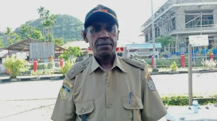 Penyaluran Bantuan Pangan di Kampung Manaini Dipastikan Tepat Sasaran