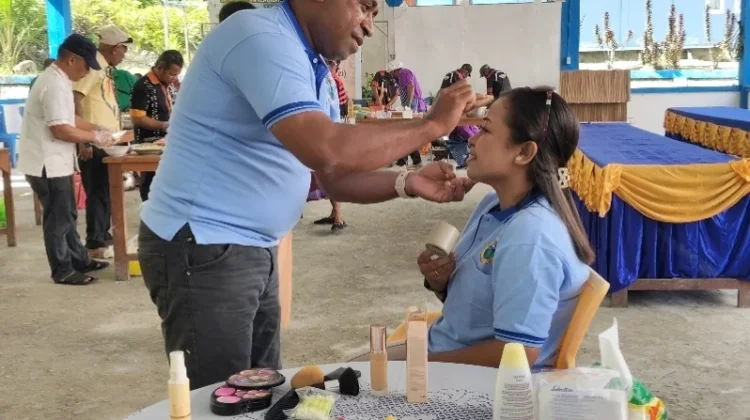 Lomba Makeup Pasutri Meriahkan HUT ke-54 Klasis GKI Waropen