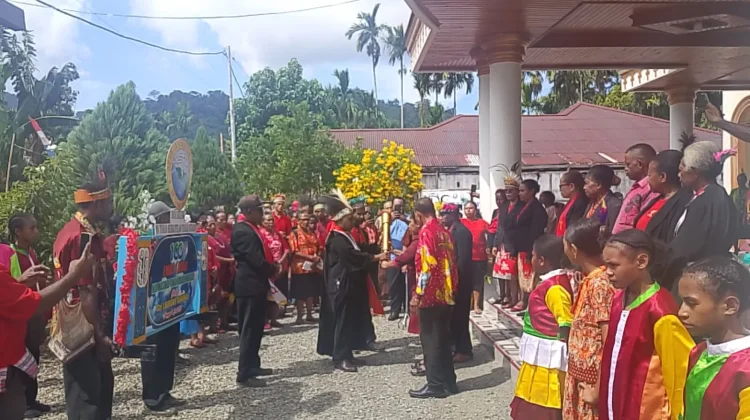 Jalan Obor Yeziel Anotaurei ke GKI Yerusalem Wainakawini 102 PI Tanah Kuraen