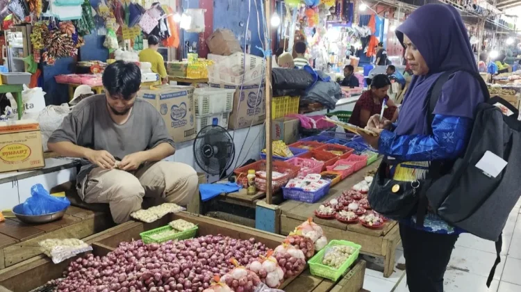 Update Harga Bahan Kebutuhan Pokok Hasil Pertanian di Pasar Aroro- Iroro Serui