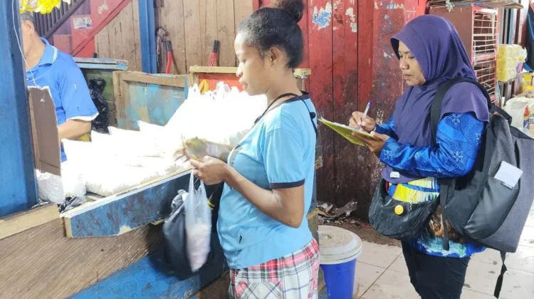 Cek  Ketersediaan  dan Harga Kebutuhan Pokok Lainnya  di pasar Aroro -Iroro Serui