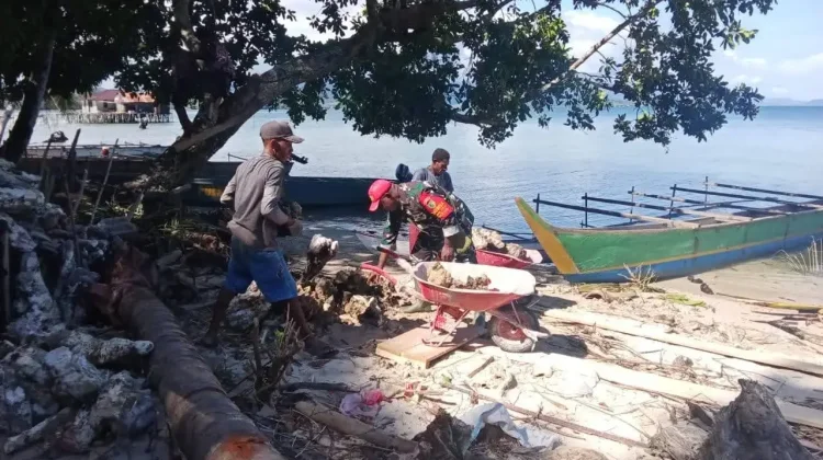 Babinsa dan Warga Bersinergi, Pembangunan KNMP di Maniri
