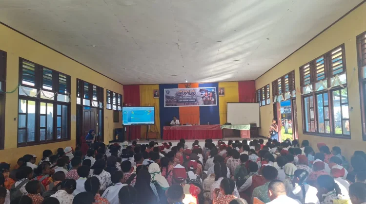 Polsek Yapen Selatan Edukasi Bahaya Narkoba Siswa Baru