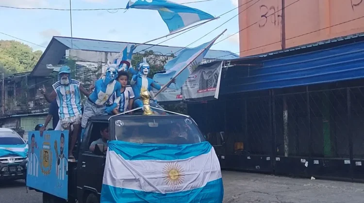 Ribuan Fans Argentina Spanyol Arui Gelar Konvoi Bersama Sambut Final Piala Dunia