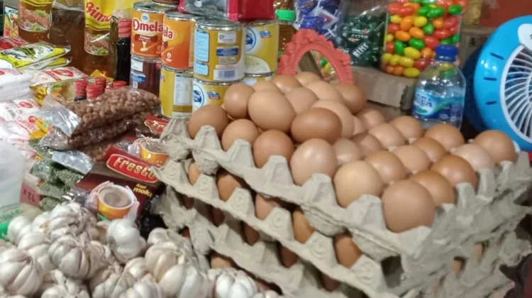 Pedagang Eceran Minta Perindagkop Waropen Gelar Pasar Murah Khusus