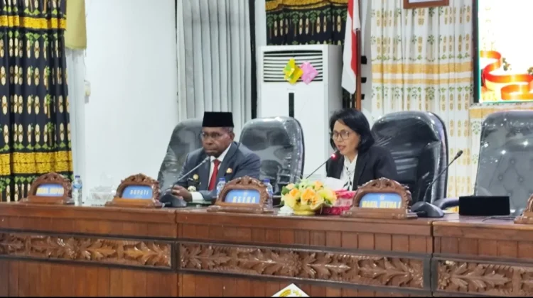 Ketua DPRK Waropen Tutup Paripurna, Setujui Pertanggungjawaban APBD Tahun 2025
