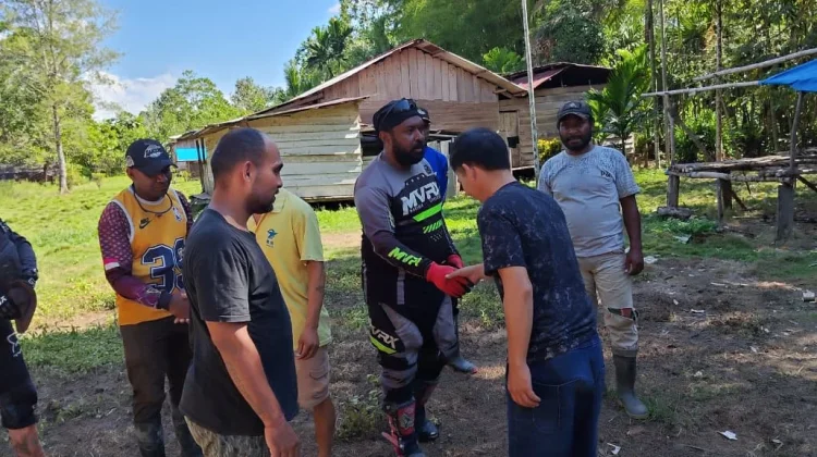 Tim Gabungan Jemput Saksi Laka Laut Kali Otodemo Terpencil Waropen