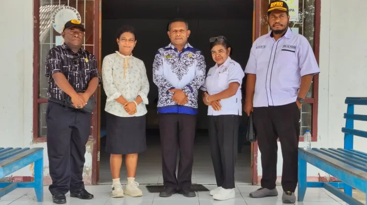 DPRK Waropen Monitoring OPD Pengguna Dana Otsus Secara Langsung