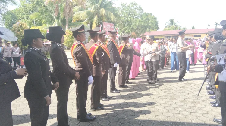 Penyambutan Kapolres Baru di Mapolres Yapen Berlangsung Khidmat