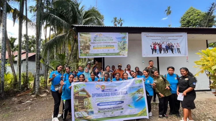 STKIP PGRI Papua Hidupkan Kembali Perpustakaan Kampung Rambai