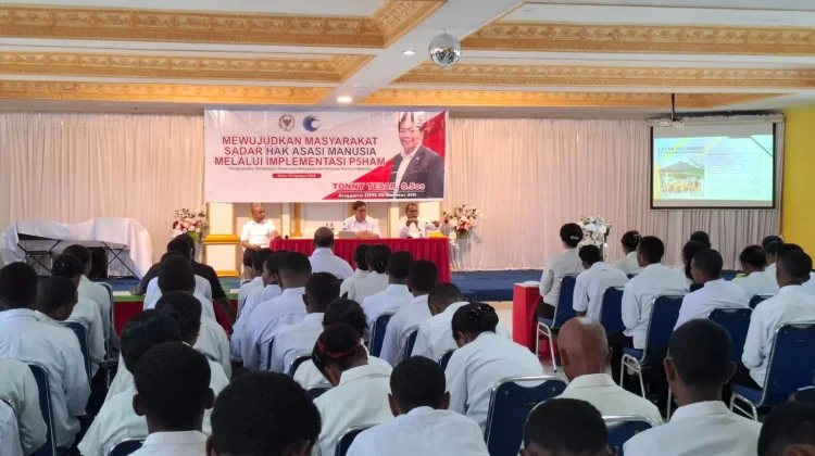 Anggota DPR RI Tonny Tesar Gelar Sosialisasi P5HAM bagi Mahasiswa di Yapen