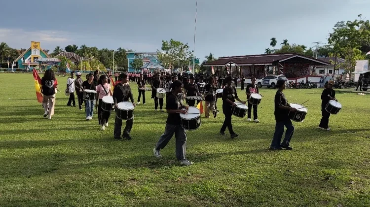 Drumband Melodi Pemda Waropen Siap Iringi Penurunan Bendera Hut RI 81