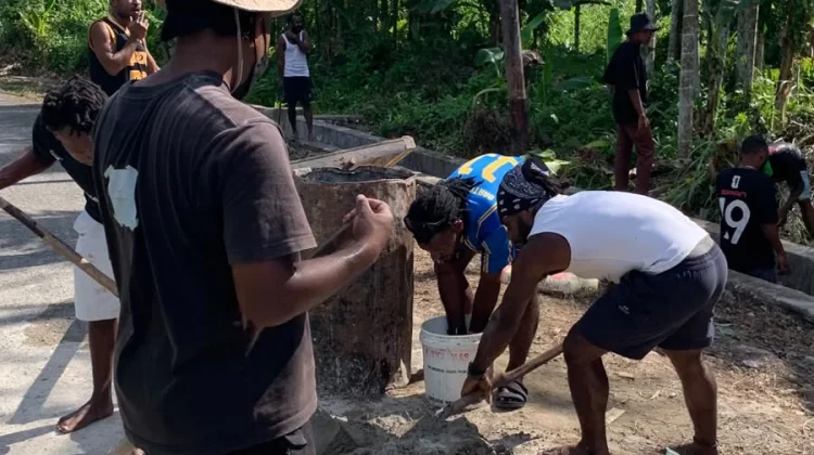 Aksi nyata Mahasiswa KKN di kampung Yapanani