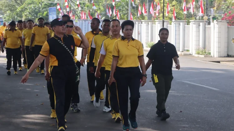 Kapolres Yapen Pimpin Olahraga Bersama Seluruh Porsonel