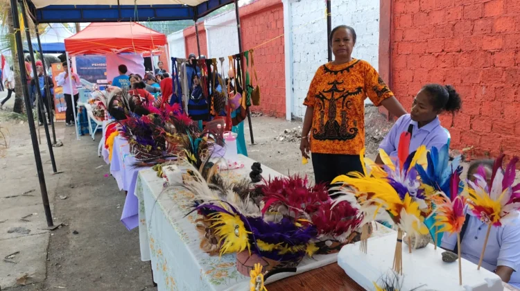 UMKM Batik dan Mahkota Papua Ramaikan Pameran HUT RI Yapen