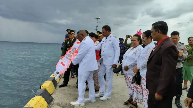 HUT RI 81 Waropen Upacara Siara Laut Kenang Jasa Pahlawan