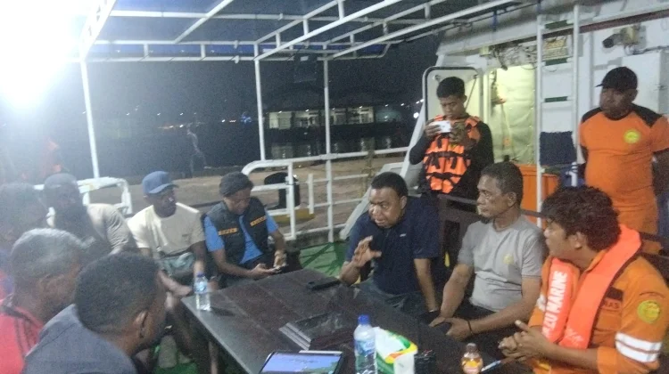 Kapolres Waropen Turun Langsung Cari Tiga Personel yang Diduga Hanyut