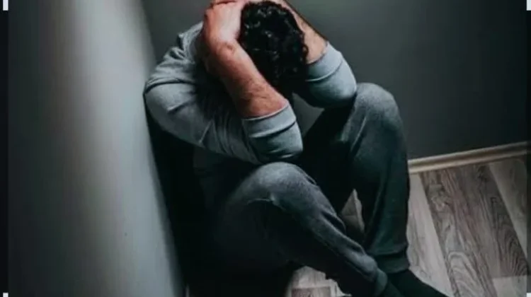 Stop Memaksa Dirimu untuk Selalu Kelihatan Bahagia dan Fine-Fine Saja