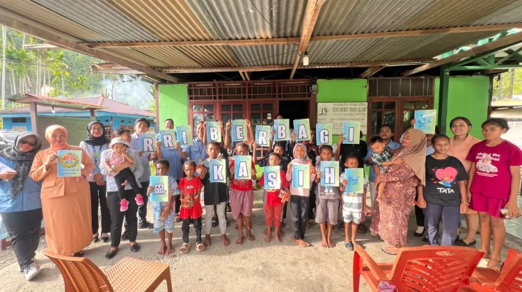 Anjangsana Berbagi Kasih Warnai Peringatan HUT RRI ke-81 di Serui