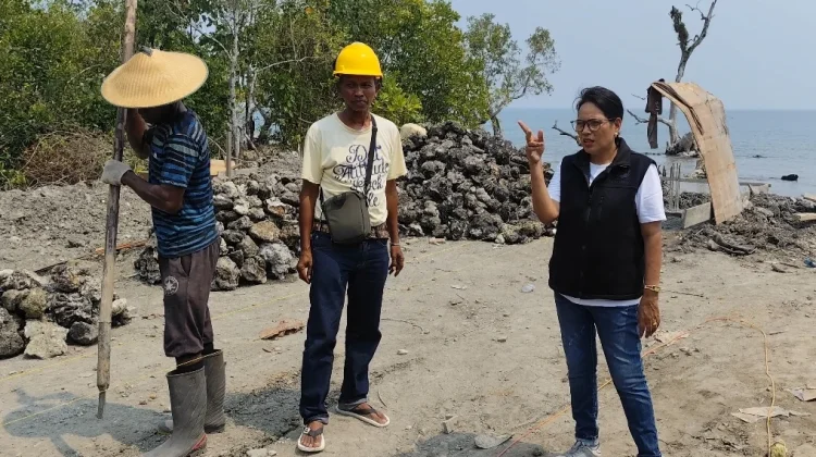 Ketua DPRK Waropen Harap Kampung Nelayan selesai Tepat Waktu