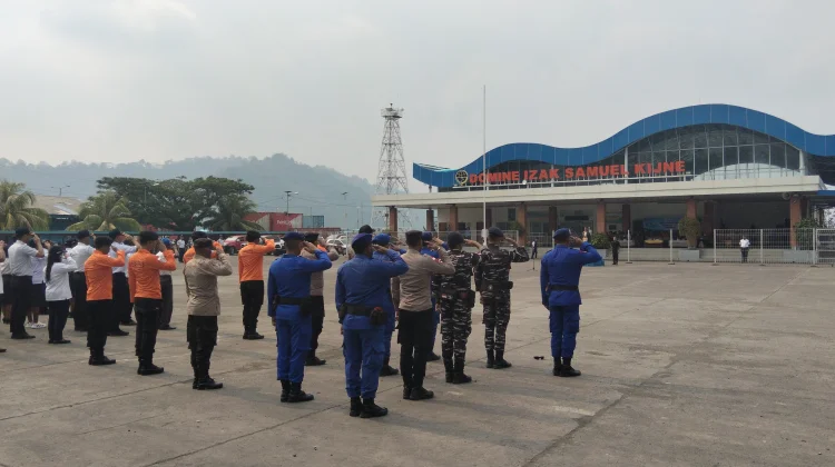 Peringati Harhubnas ,UPP Kelas II Serui Gelar Upacara Gabungan Pelabuhan Seru