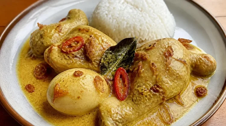 Resep Opor Ayam Gurih dan Lezat, Cocok untuk Menu Keluarga