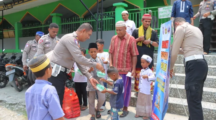 Hari Lalu Lintas Bhayangkara Satlantas Polres Waropen Gelar Jumat Berkah