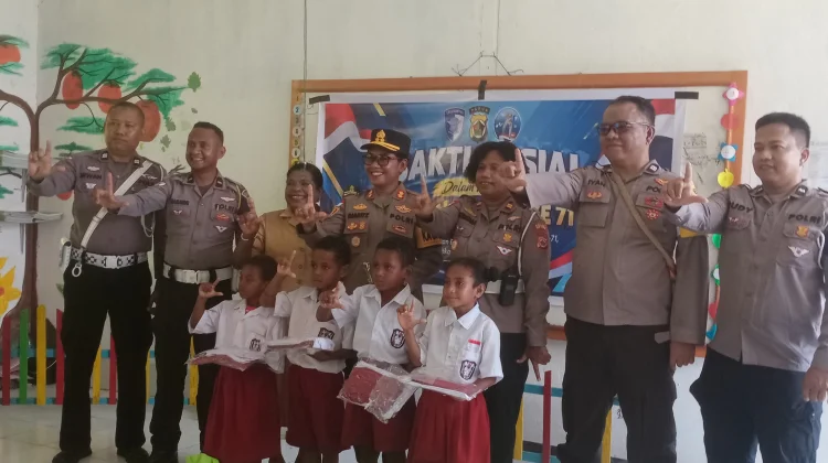 Polres Yapen Salurkan Seragam Sekolah dan Sembako Sambut HUT Lantas ke-71