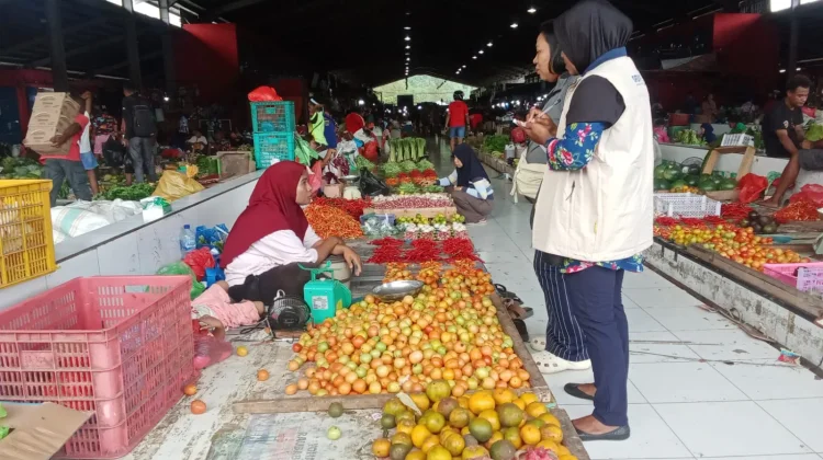 Harga Bahan Pokok Hasil Pertanian di Pasar Aroro-Iroro Serui Bervariasi