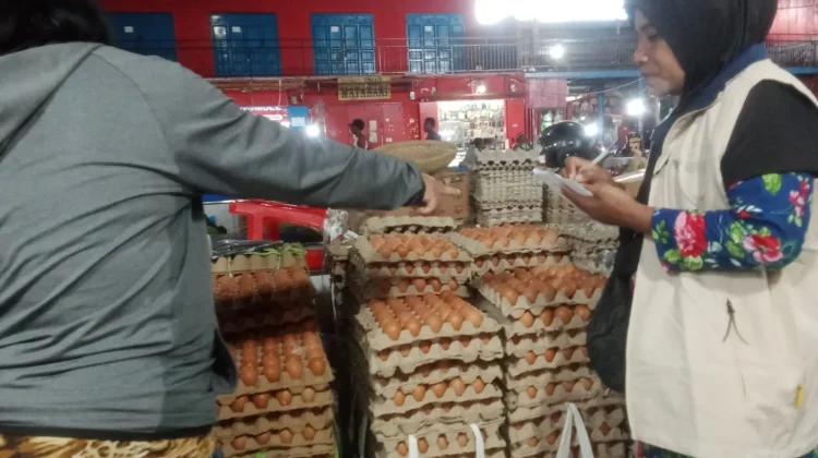 Harga Bapok Hasil Industri, Peternakan dan Perikanan di Pasar Aroro - Iroro Serui