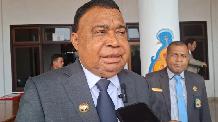 Bupati Yapen Tanggapi Laporan Kontraktor, Sebut Itu Hak Masyarakat