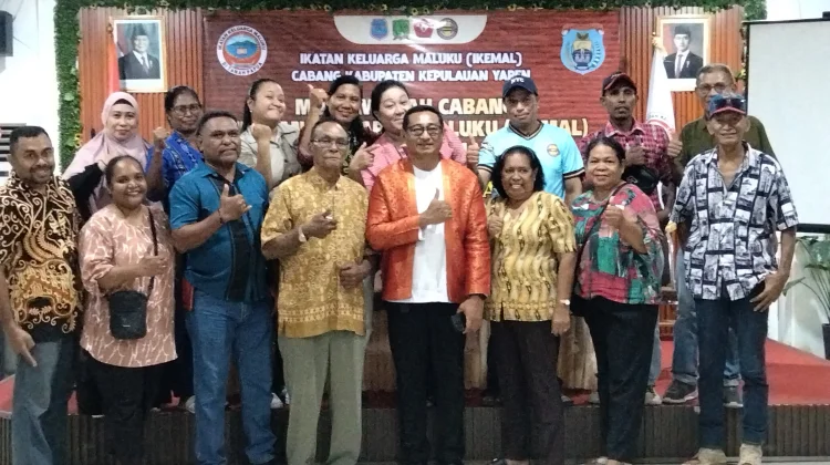 Harold Wenno Kembali Pimpin IKEMAL Yapen Periode 2026-2031