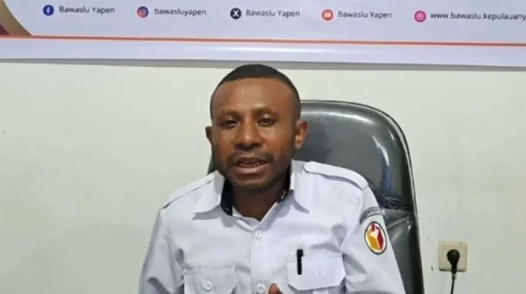Bawaslu Yapen Imbau Parpol Benahi Data SIPOL Tahapan Pemilu 2029