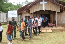 Satgas TMMD Kodim 1709 Beribadah Jemaat GKI EfesusRembai