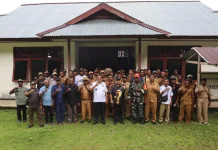 Bupati Yapen Kepala Distrik Kepala Kampung Perpanjangan Tangan Bupati