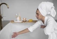 Fakta atau Mitos: Mandi Malam Menyebabkan Rematik