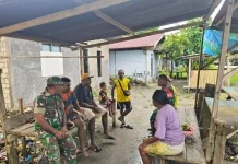 Babinsa Warbah Pererat Silaturahmi dengan Warga Kampung Saroi