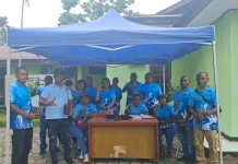 Hari Rimbawan KPHP Yapen Bagi Bibit Tanaman Gratis