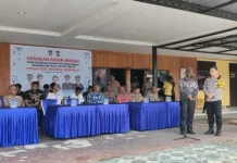 Pemkab Waropen dan Polres Gelar Pasar Murah Bersama