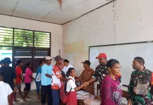 Babinsa Ansus Dampingi Pembagian Dana PIP SD YPK Sion Ansus II