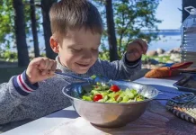 Delapan Cara Mudah Biar Si Kecil Doyan Sayur