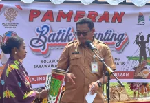 Plh Sekda Yapen Resmi Membuka Kegiatan Pameran Batik Canting