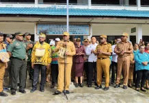 Gubernur Papua Pesan Siswa SMP Waren Tekun Belajar Demi Bangsa